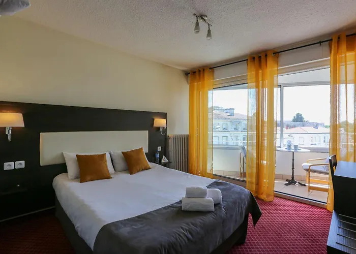 Brit Hotel Bleu Nuit